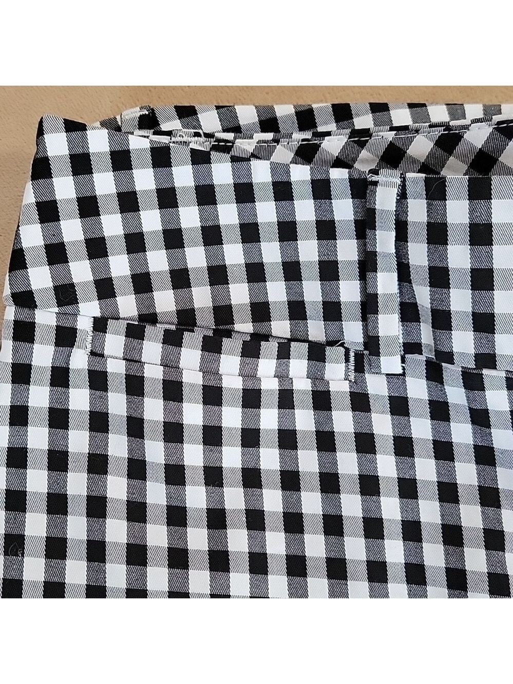 Ann Taylor Factory Black/White Vichy Gingham Checked Ankle Pants Size 8 EUC - Picture 4 of 13